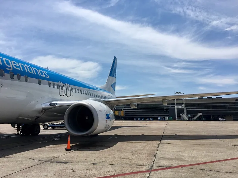Aterrizajes Fuera del Radar: Por Qué Aerolíneas Argentinas Elige JFK y Miami, y Qué Significa Para Su Conexión