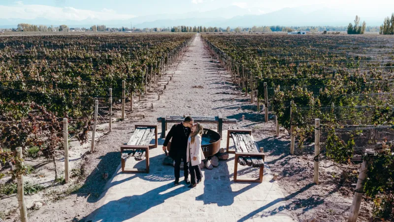 Después de la Boda, el Despegue: Arquitectura de una Luna de Miel Argentina para Parejas de EE.UU.